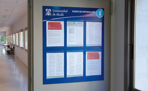 PosterFix® - Ponto Informação Personalizado Universidade de Alcalá